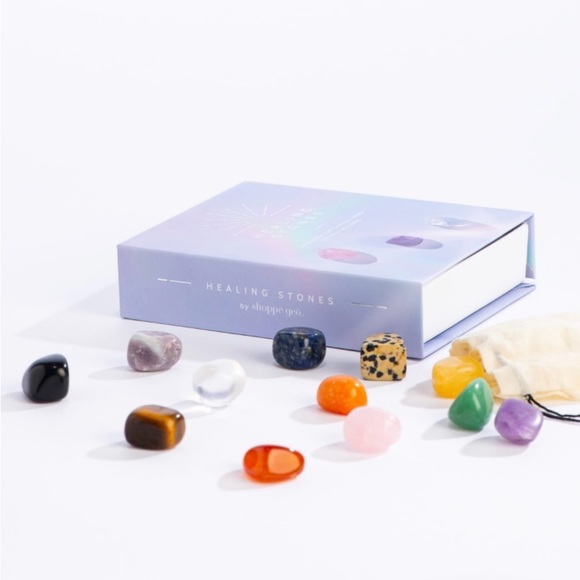 Crystal Healing Stones by Shoppe Geo Gift Set w/Storage Bag - Picture 2 of 9